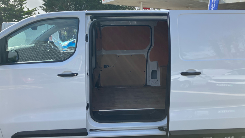 Vauxhall Vivaro L1 Diesel 1.5 Turbo D 120 Prime H1 Van